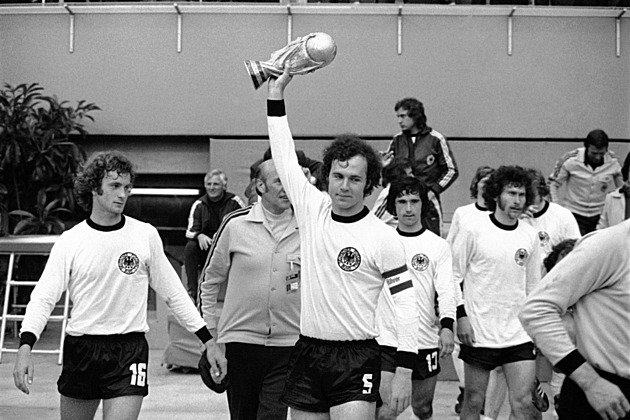 Jubileum velkého šéfa. Beckenbauer by slavil osmdesátiny, čím obohatil fotbal?