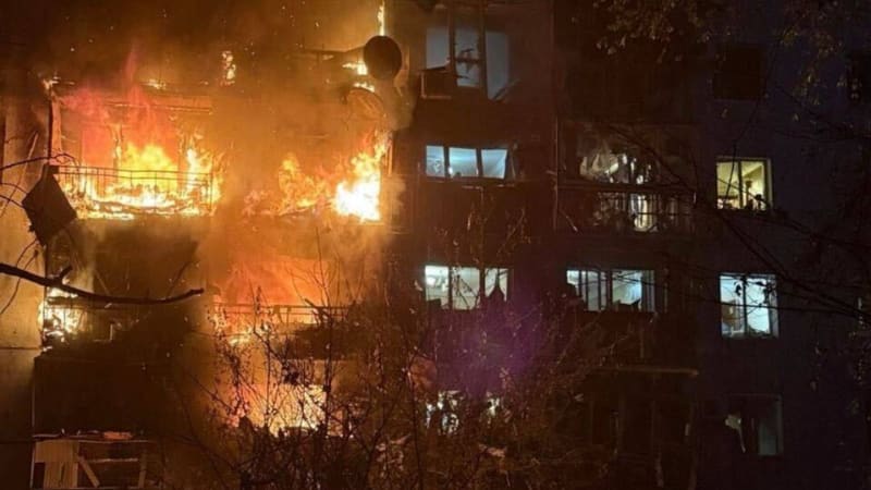 Masivní úder Rusů. Na ukrajinská města útočí drony i rakety, do akce musely i polské stíhačky