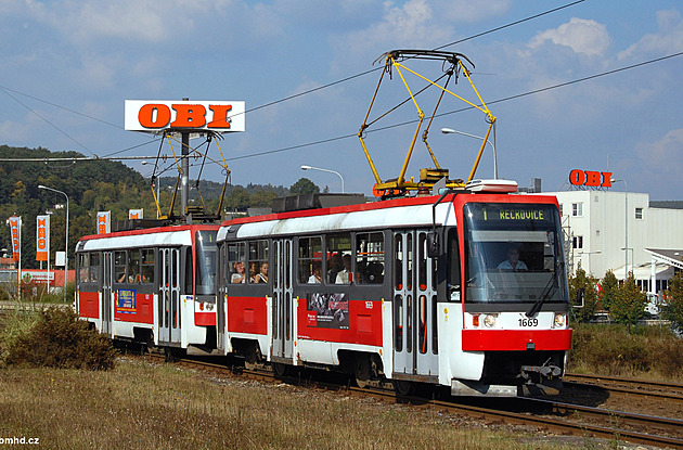 Konec unikátních tramvají s koženkou. Rusové je nezaplatili, tak jezdily Brnem