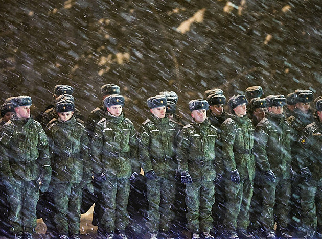 Jsme tu jako rukojmí. Ruské vojenské akademie nedovolují kadetům odejít