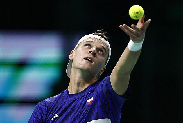 Davis Cup ONLINE: Menšík ve čtvrtfinále rychle likviduje brejk Španěla