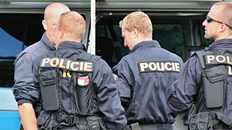 Vražda muže na Mladoboleslavsku. Policie na místě zadržela podezřelého