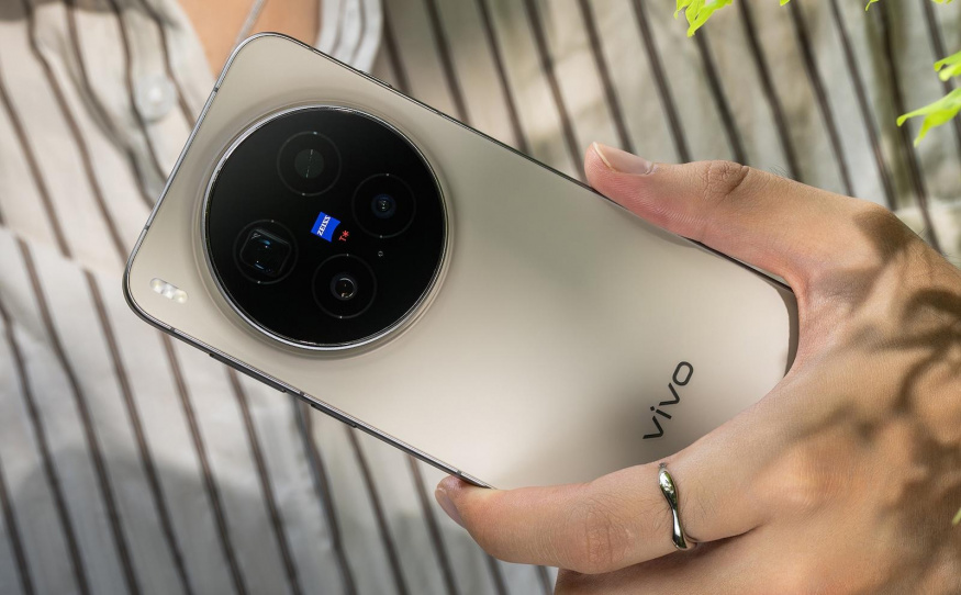 Fotomobil roku padá do vánoční akce. Nové Vivo X300 Pro je levnější o téměř 9 a půl tisíce