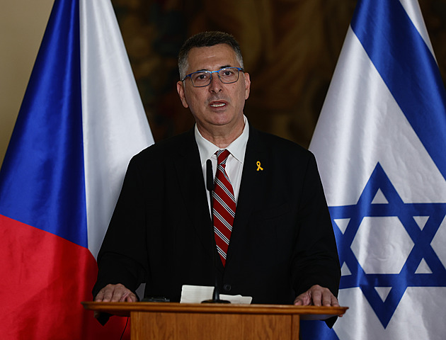 Macinkovi volal jeho izraelský kolega Saar, řešili antisemitismus i vzájemnou návštěvu