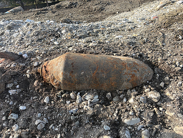 Pyrotechnici na Opavsku zneškodnili leteckou pumu, policie evakuovala 320 lidí