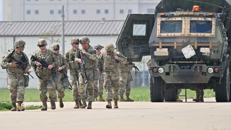 Snaha o špionáž? Íránec se pokusil dostat do areálu s jadernými ponorkami. Britové ho zatkli