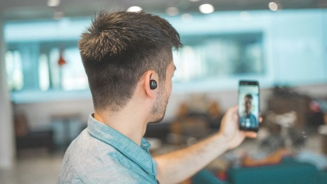 Nová verze RCS může kompletně nahradit WhatsApp, Messenger a další komunikátory. Tahle funkce zatím chyběla