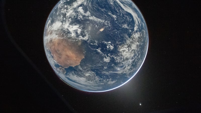 OBRAZEM: Země očima kosmonautů z Artemis II. NASA zveřejnila dechberoucí snímky