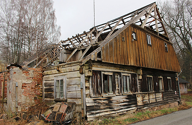 Vyhlášená likérka dodávala boudám v Krkonoších žitnou i limonády, je z ní ruina