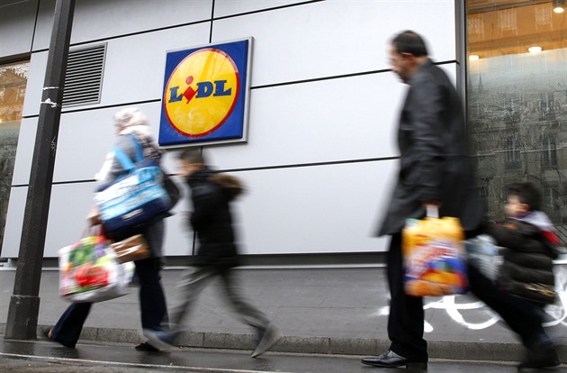 Lidl otevřeně tvrdí, že je levnější než Penny. Reklama však může klamat