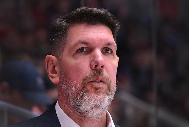 Pardubicím hrozí uzavření sektorů, Žabka musí za hozenou lahev platit pokutu