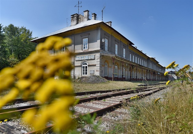 Kupujeme zajíce v pytli, říká firma o nádraží v Moldavě. Na ubytovnu ho proměnit nesmí