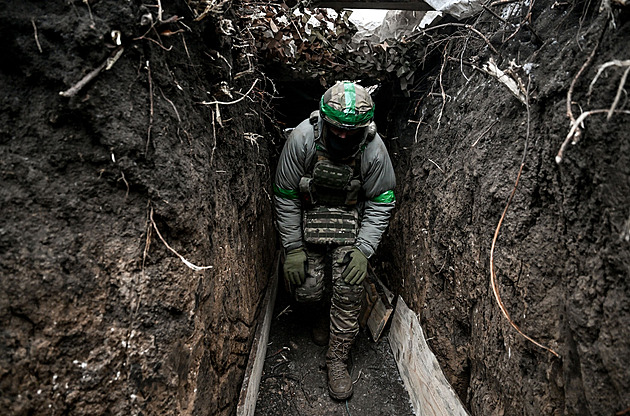 Vojáci budou v předních liniích dva měsíce, nařídil šéf ukrajinské armády