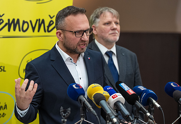 Střídání u lidovců. V čele jejich poslaneckého klubu je nově Jurečka