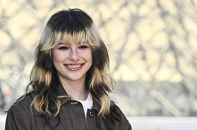Sluší jí to? Krasobruslařka Alysa Liuová je novou tváří Louis Vuitton, oblékla denim