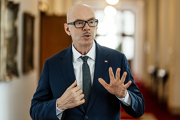 Omlouvám se všem, kdo mě čekal na Bienále, vzkázal Klempíř. Vysvětlil, proč nepřijede