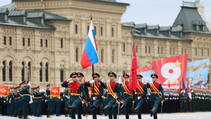 Přehlídka hanby, říká Fištejn k ceremonii v Moskvě. Putin se podle něj nemá čím chlubit