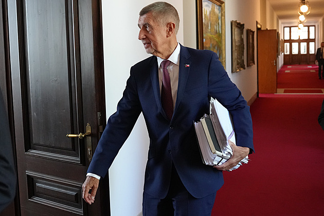 Vláda rozhoduje o miliardách zdravotním pojišťovnám za státní pojištěnce