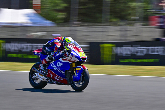 ONLINE: Skvělý Salač rozjásal Brno třetím místem, pojede se závod MotoGP